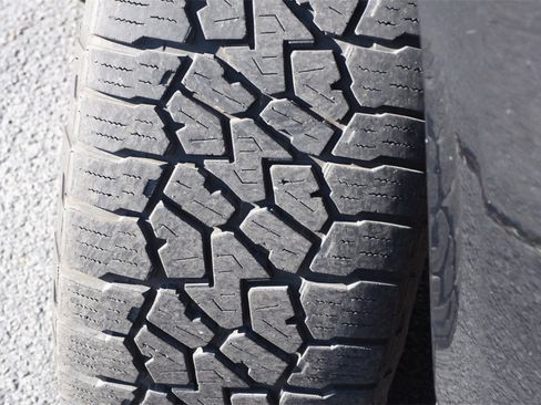 Used 2017 Chevrolet Suburban Premier image 7