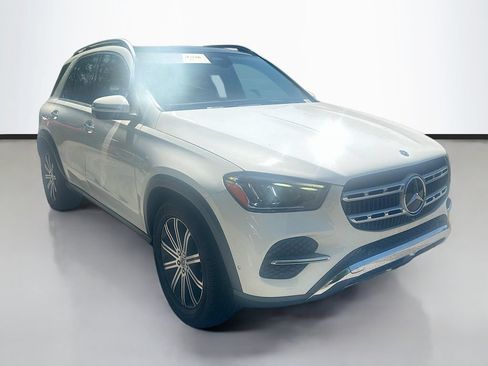 Used 2024 Mercedes-Benz GLE 350 4MATIC image 3