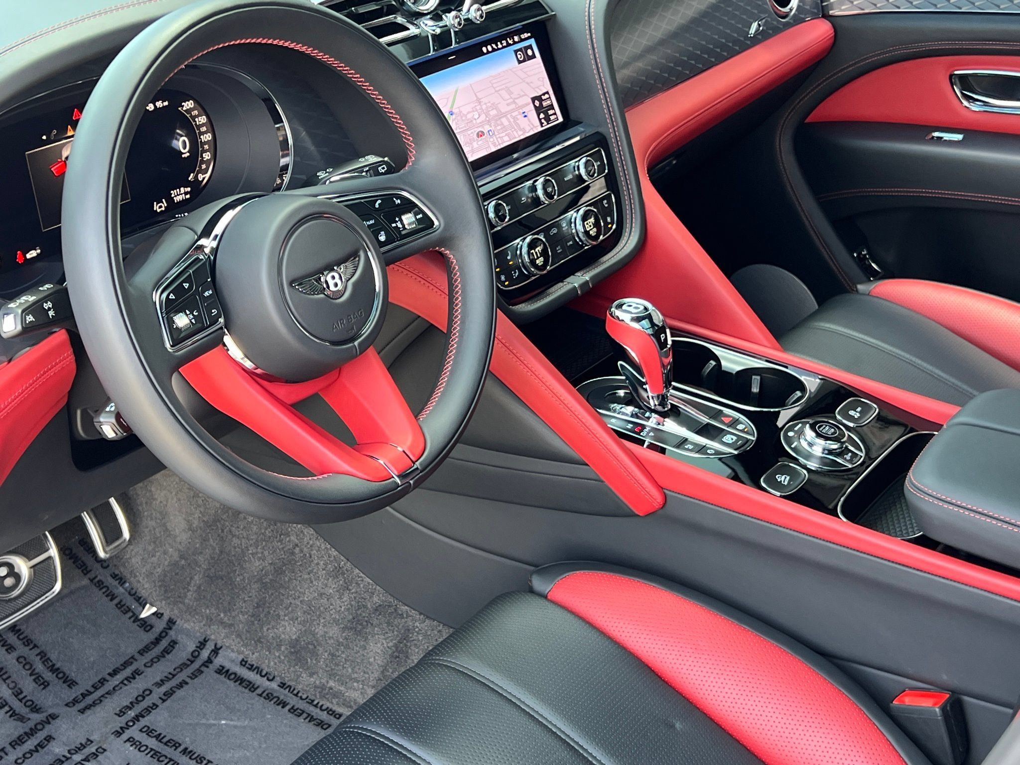 Certified 2024 Bentley Bentayga AWD/4WD image 2