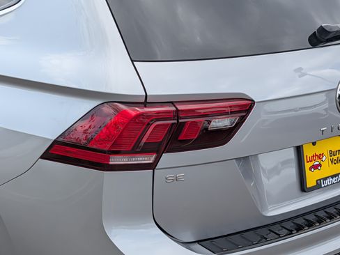 Certified 2023 Volkswagen Tiguan SE R-Line AWD/4WD image 17