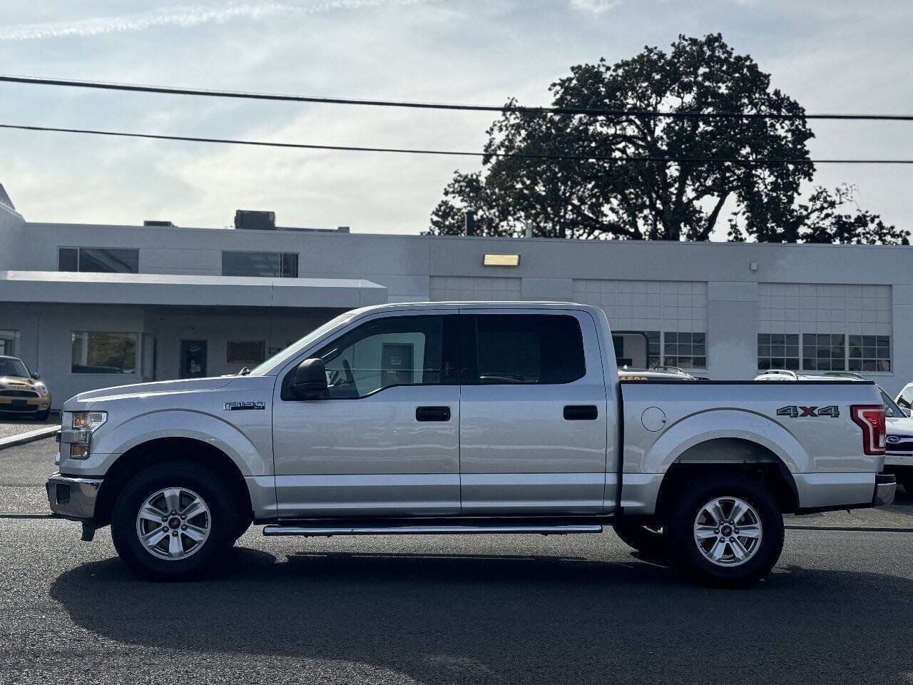 Used 2015 Ford F150 XLT AWD/4WD image 8