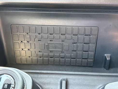 Used 2025 Ford Expedition Active AWD/4WD image 32