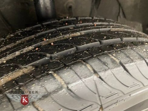 Used 2012 Kia Sorento LX w/ Convenience Pkg image 9