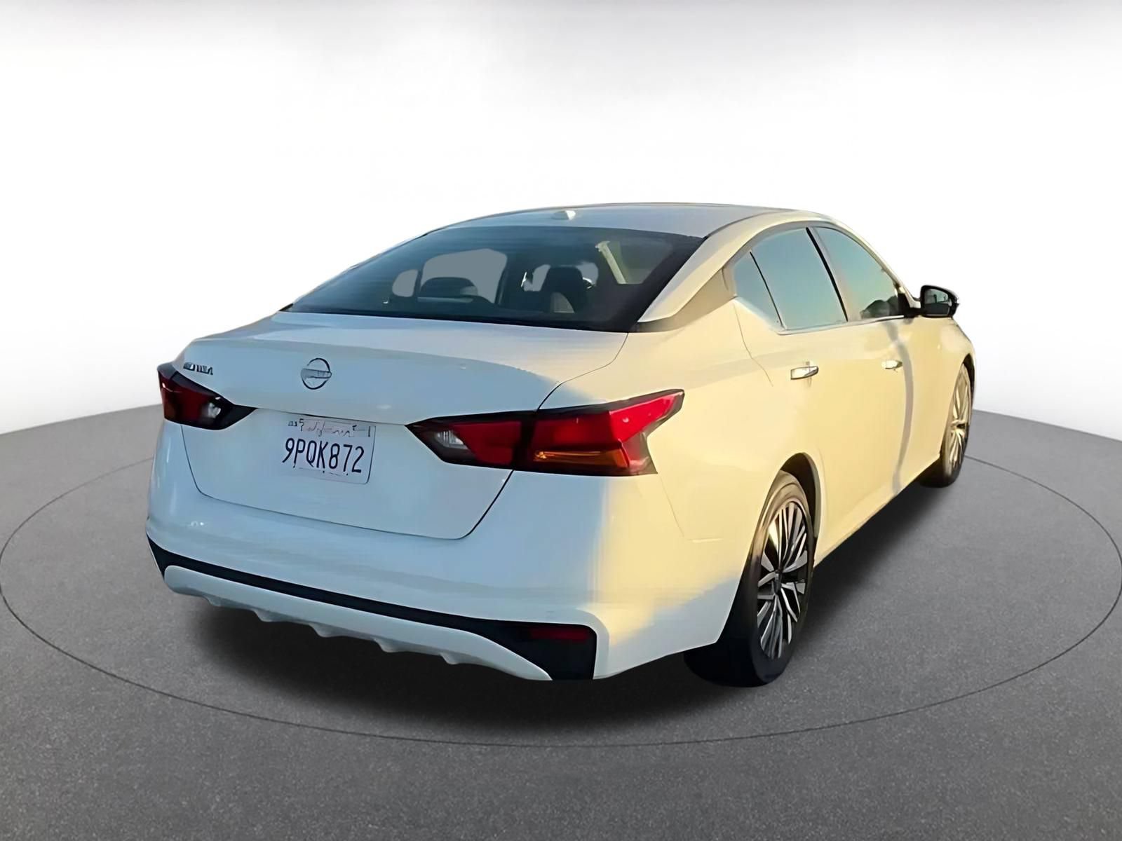 Used 2025 Nissan Altima 2.5 SV FWD image 14