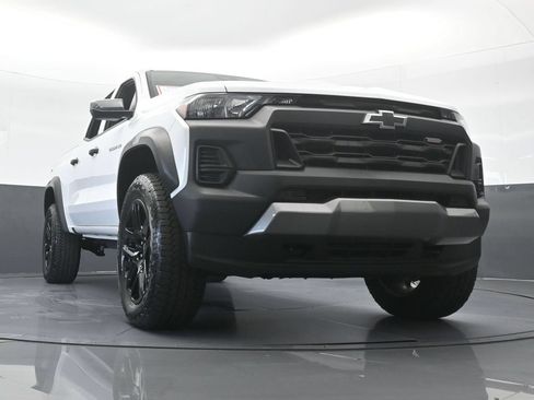 Used 2025 Chevrolet Colorado Trail Boss AWD/4WD image 57