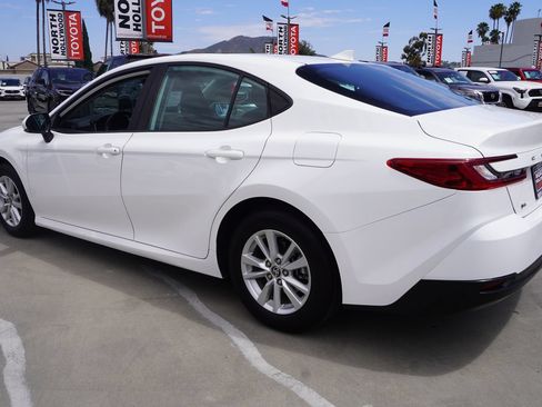 Certified 2025 Toyota Camry LE FWD image 5