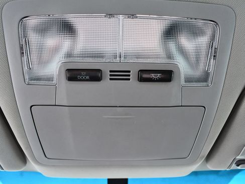 Used 2016 Toyota Avalon XLE FWD image 32