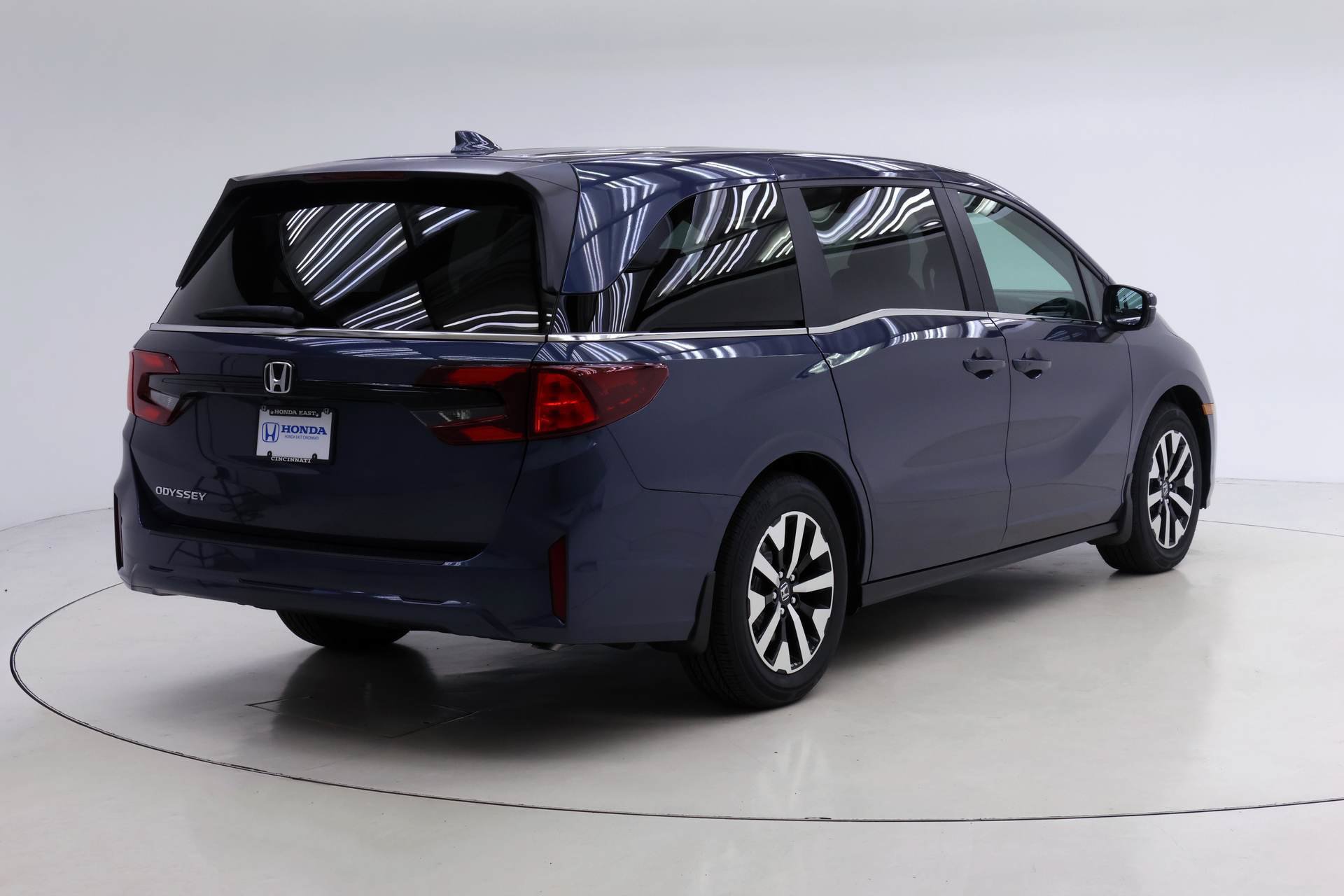 New 2027 Honda Odyssey EX-L image 2