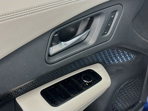 Used 2024 Nissan Ariya AWD image 15