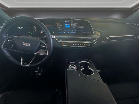 Certified 2025 Cadillac Lyriq Luxury w/ LPO, Floor Liner Package AWD/4WD image 7