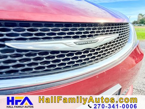 Used 2021 Chrysler Voyager Lxi FWD image 9