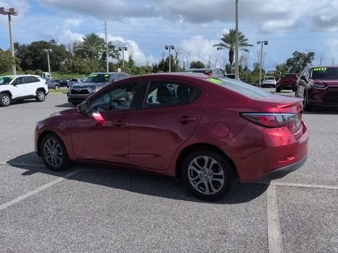 Used 2019 Toyota Yaris LE FWD image 6