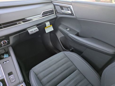 New 2025 Mitsubishi Outlander SE AWD/4WD image 17