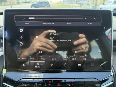 New 2026 Jeep Compass Limited image 20