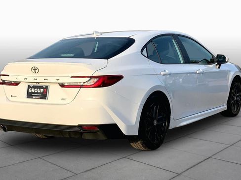 Used 2025 Toyota Camry SE FWD image 13