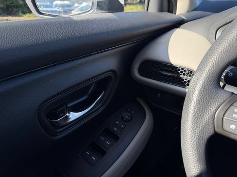 Certified 2025 Honda HR-V LX image 20