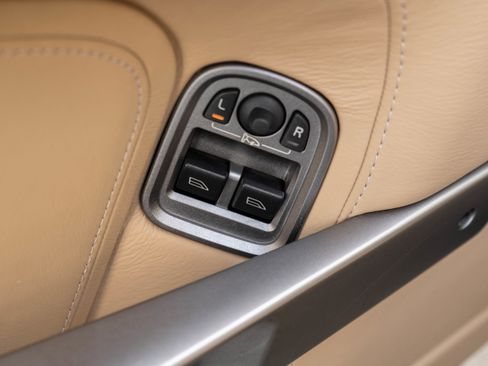 Used 2009 Aston Martin DB9 Volante image 14