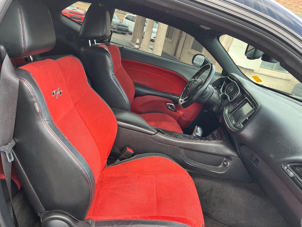 Used 2015 Dodge Challenger R/T Scat Pack w/ Leather Interior Group RWD image 14