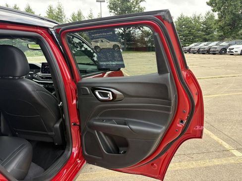 Used 2023 Jeep Compass High Altitude AWD/4WD image 13
