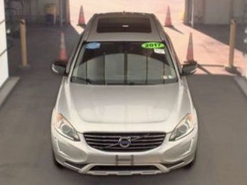 Used 2017 Volvo XC60 T6 Dynamic w/ Climate Package AWD/4WD image 3