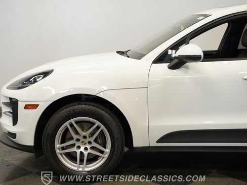 Used 2019 Porsche Macan AWD/4WD image 25