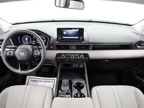 Used 2023 Honda Pilot LX image 21