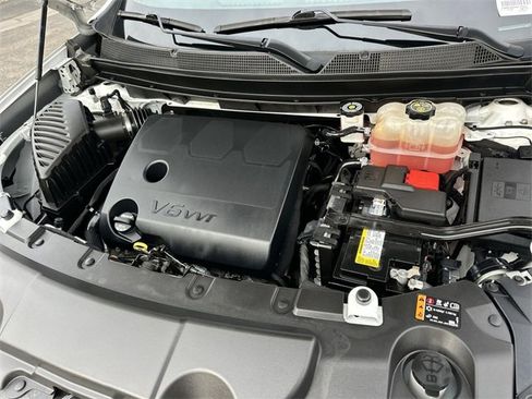 Used 2022 Chevrolet Traverse RS image 29