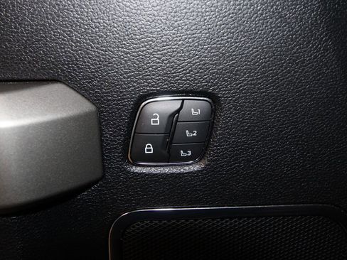 Used 2020 Ford F350 Lariat image 9