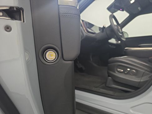 Used 2025 Rivian R1S Adventure Dual AWD/4WD image 32
