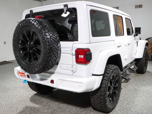 Used 2021 Jeep Wrangler Unlimited Sahara image 8