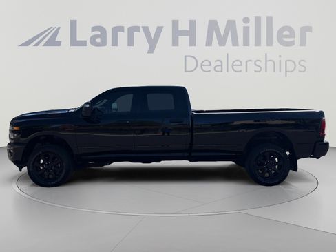 Used 2026 RAM 3500 Big Horn AWD/4WD image 2