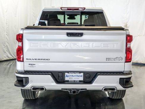 Certified 2022 Chevrolet Silverado 1500 High Country w/ High Country Premium Package AWD/4WD image 8