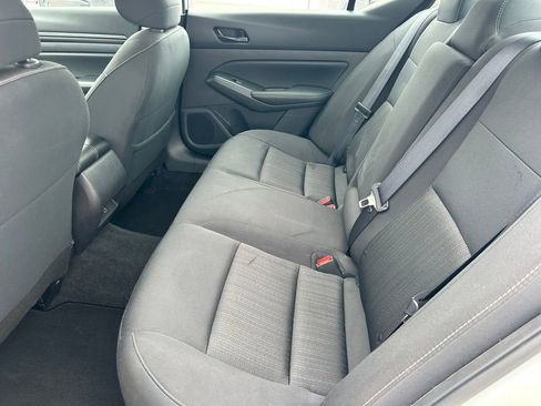 Used 2025 Nissan Altima 2.5 SV FWD image 14