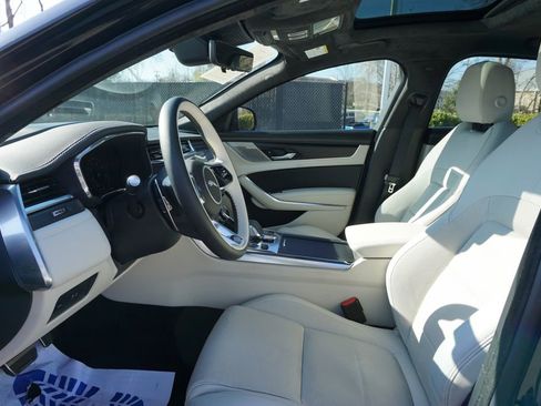 Used 2024 Jaguar XF R-Dynamic SE image 9