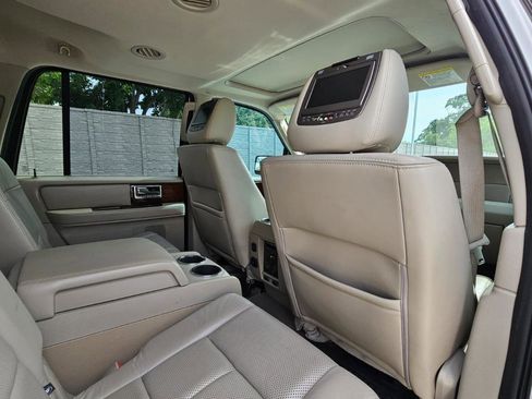 Used 2012 Lincoln Navigator L 2WD image 22