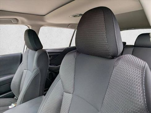 Used 2022 Subaru Outback Premium image 17