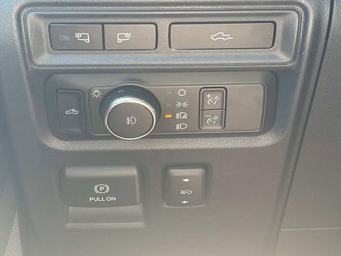 Used 2022 Ford F150 Lariat w/ Equipment Group 502A High AWD/4WD image 31