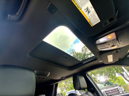 Used 2023 Dodge Durango GT RWD image 14