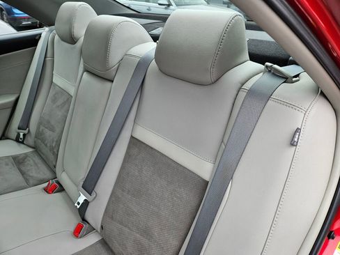 Used 2013 Toyota Camry XLE w/ Leather Pkg FWD image 12