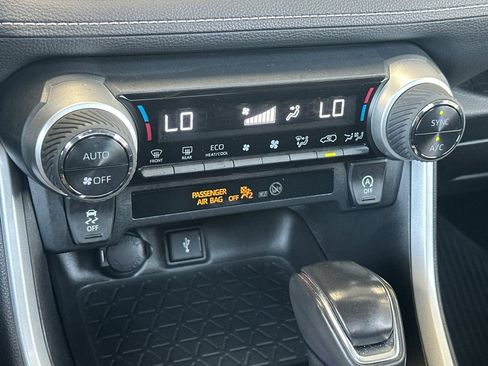 Certified 2022 Toyota RAV4 XLE Premium AWD/4WD image 19