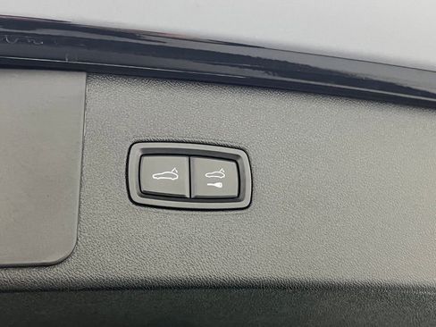 Used 2021 Porsche Cayenne image 36