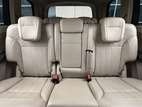 Used 2016 Mercedes-Benz GL 450 4MATIC image 40