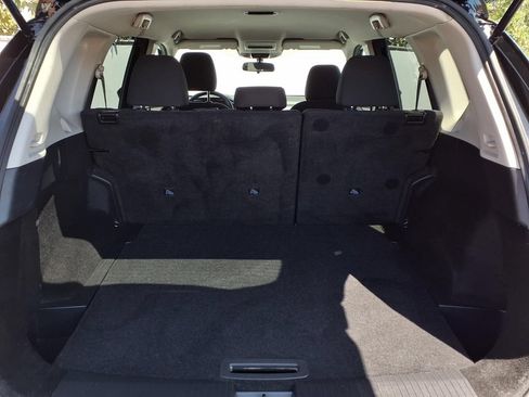 Used 2024 Nissan Rogue S FWD image 6