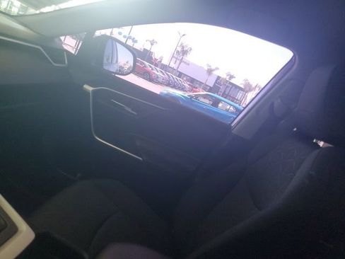 Used 2021 Toyota RAV4 XLE image 21