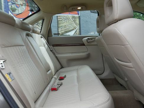 Used 2002 Chevrolet Impala LS w/ Seating Comfort Pkg FWD image 16