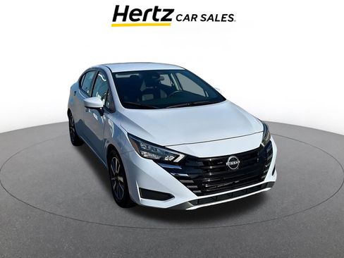 Used 2025 Nissan Versa SV image 1