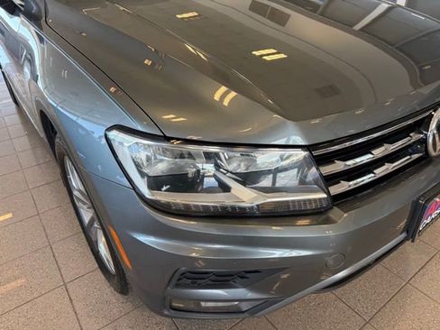 Used 2020 Volkswagen Tiguan SEL FWD image 9