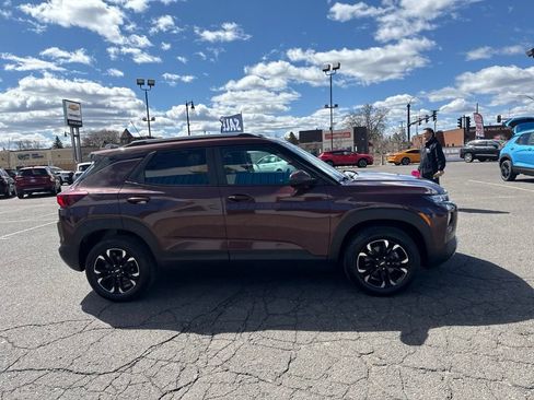 Used 2022 Chevrolet TrailBlazer LT w/ LPO, Blackout Package AWD/4WD image 6