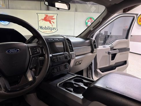 Used 2019 Ford F350 XLT w/ XLT Premium Package AWD/4WD image 25