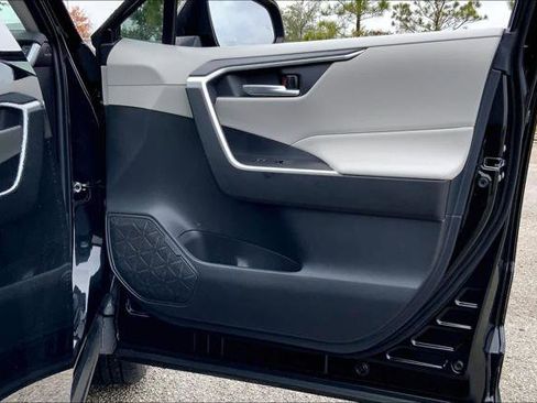 Certified 2025 Toyota RAV4 XLE Premium image 22